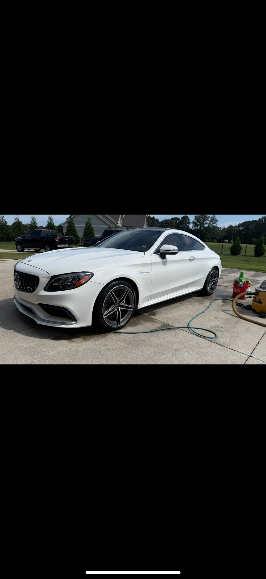 White Mercedes-AMG C63 detail